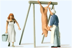Preiser 44935 G Slaughtering at the Farm 2 figures Pig and Stand