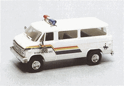 Trident 90296 HO Chevrolet Personnel Van Emergency Police Vehicles Royal Canadian Mounted Police