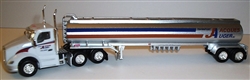 Trucks n Stuff TNS099 HO Kenworth T680 w/Jacques Gas Tank