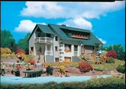 Vollmer 43711 HO Lake Shore House Kit