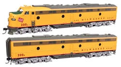 Walthers 49950 HO EMD E9A E9B Standard DC Milwaukee Road #201A 201B