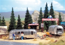 Walthers 2902 HO Camp Site w/ Two Trailers Kit Two Camping Trailers Signs & Accessories