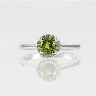 Peridot and diamond ring in 14K white gold.