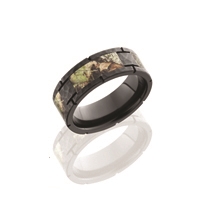 Man's 8mm hammered black zirconium band with camo