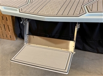 <b>STERN STEP PLATFORM 20" WIDE</b>