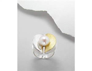 Fresh Water Pearl Sterling Silver and Vermeil Ring (6)