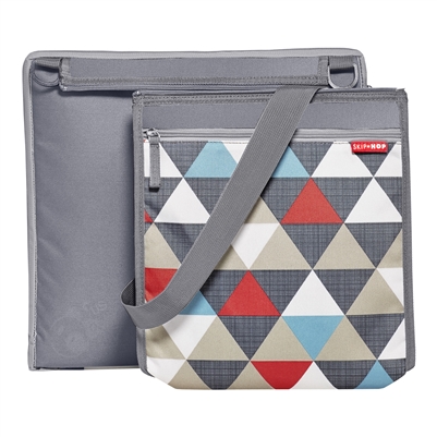 Central Park Outdoor Blanket & Cooler Bag Triangles (Skip Hop)