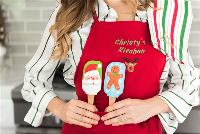 Christy Carlson Romano's Yummy Collection - Christmas Kitchen Oven Set