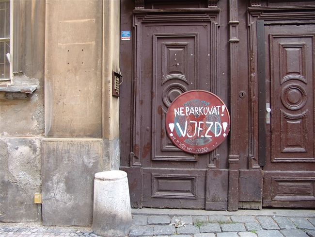 Ne Parkovat!, Prague