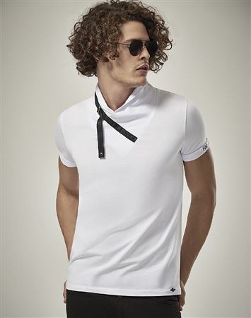 Fashionable White T-Shirt