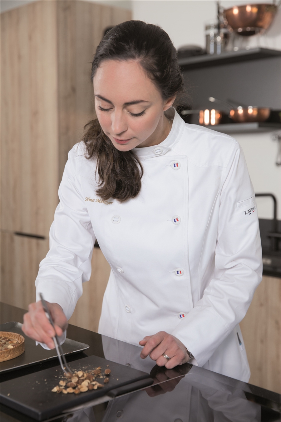 Canope  women fitted Chef jacket white 30% organic cotton - 70% recycled polyester, a comfort eco friendly garment