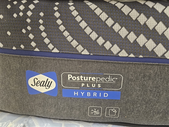 Sealy Queen Hybrid Mattress Posturepedic