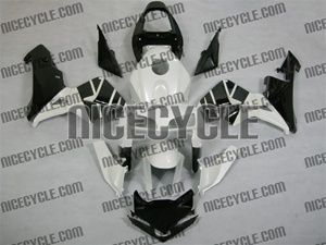Honda CBR 600RR Pearl White/Black Fairings