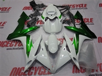 Yamaha YZF-R1 White/Metallic Green Fairings