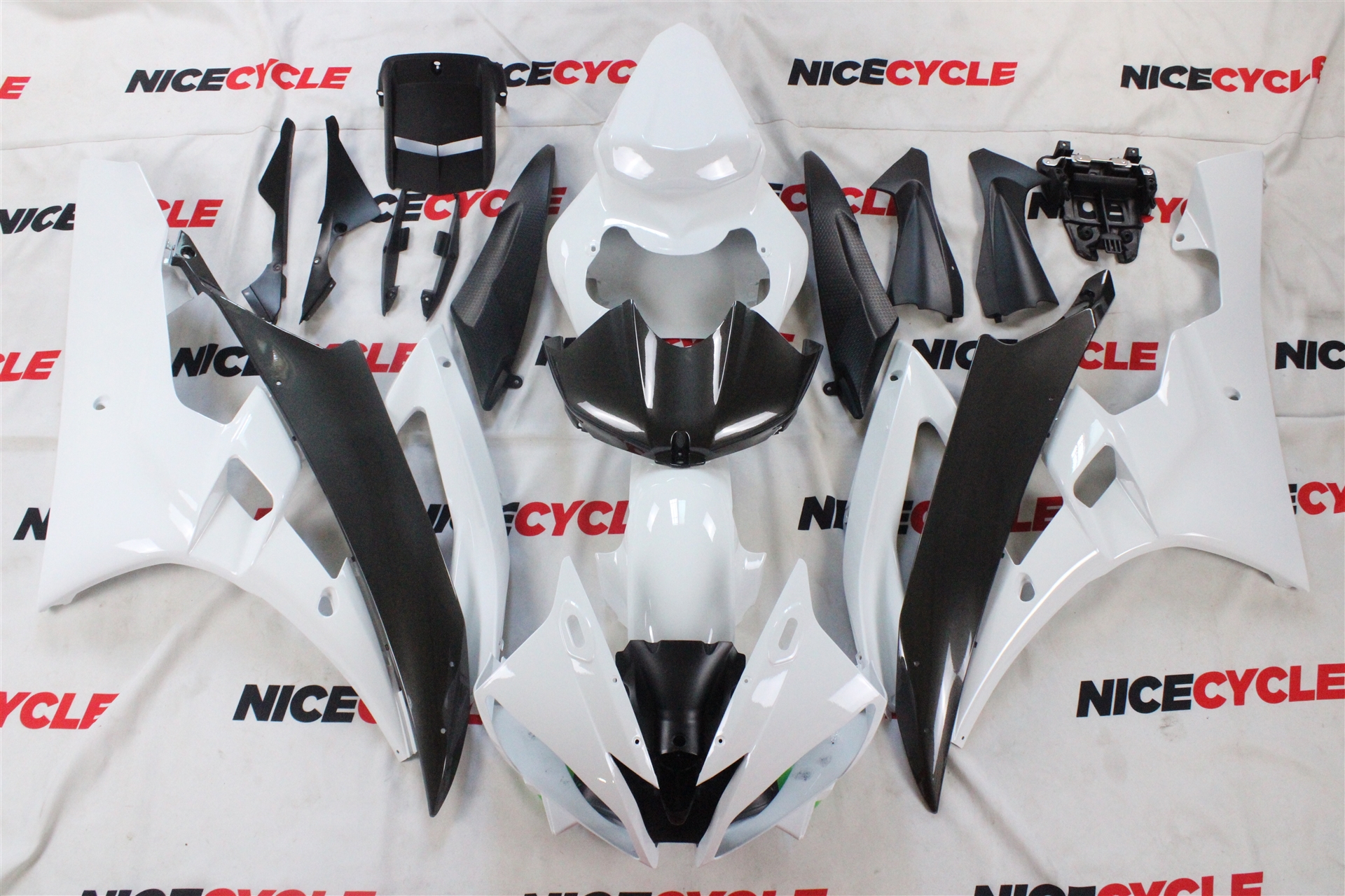 Motorcycle Fairings Kit - 2006-2007 White/Charcoal Yamaha YZF R6 Motorcycle Fairings | YMA27