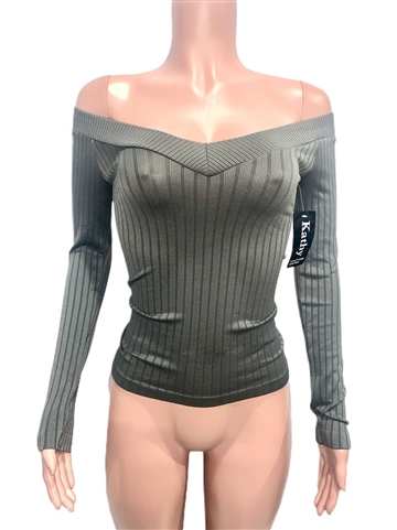 sexy_grey_seamless_cleavage_top