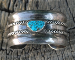 ELEGANT JOE H. QUINTANA #8 TURQUOISE BRACELET