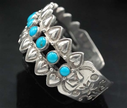 HALLMARKED FRANK PESHLAKAI HEART BRACELET