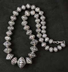 VINTAGE FLUTED SILVER BEAD NECKLACE 18"