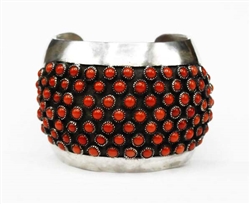 BEAUTIFUL NAVAJO SNAKE EYE CORAL BRACELET