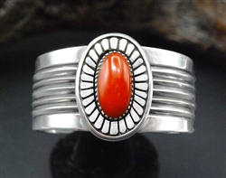 STUNNING JULIAN LOVATO CORAL BRACELET