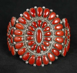 LOVELY ALICE QUAM CORAL CLUSTER BRACELET