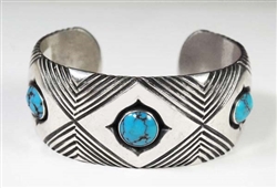 ELEGANT KENNETH BEGAY WHITE HOGAN BRACELET