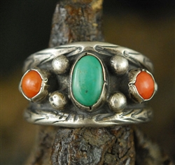 BEAUTIFUL VINTAGE TURQUOISE & CORAL RING