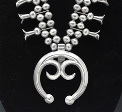 Stunning Vintage Navajo Guild Squash Blossom Necklace