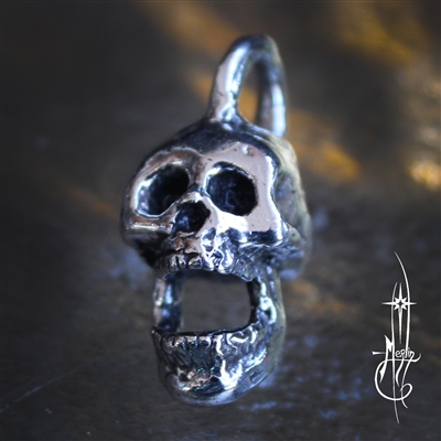 Skull of Aw Amulet