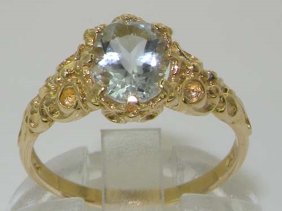 Beautiful 10K Yellow Gold Aquamarine Solitaire Ring