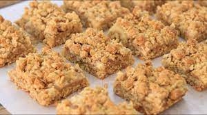 Apple Pie Cinnamon Crumb Bars