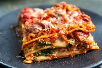 HOLIDAY FAMILY MEALS/Vegetable Lasagna