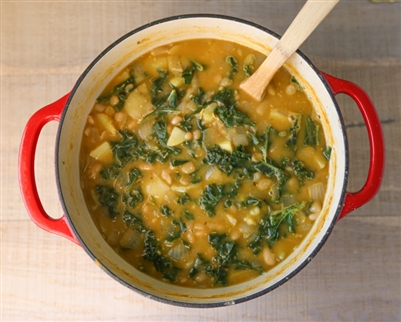 Potato, white bean and kale soup