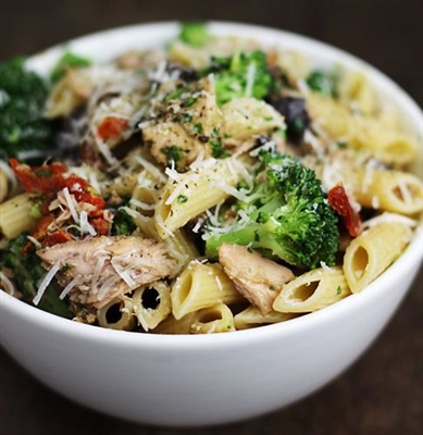 Chicken, broccoli and Sun dried Tomato Penne