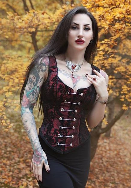 PIN BODICE RED AND BLACK TAPESTRY GOTHIC PIRATE STEAMPUNK
