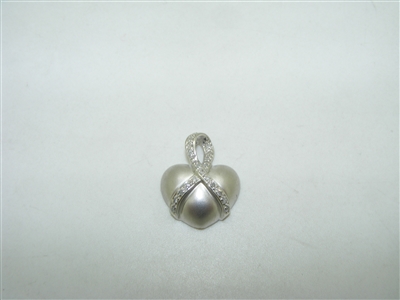 14k white gold diamond heart pendant