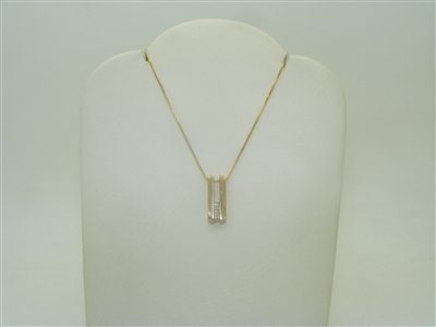 Diamond pendant with chain