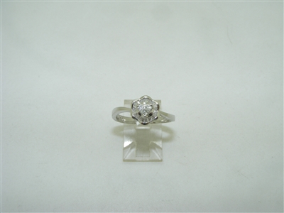18k white gold diamond flower shape ring