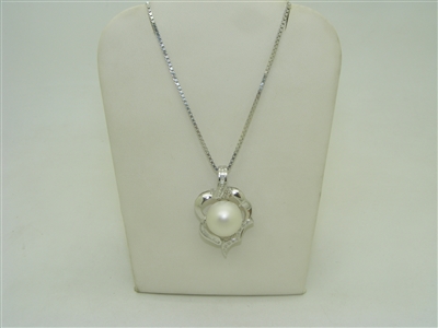 14k white gold south sea and diamond (with chain)