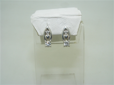 18k white gold claddagh cubic zircon earrings