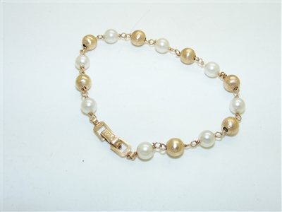 Yellow Gold Pearl Bracelet