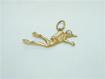 14k Yellow Gold Scuba Diver Pendant