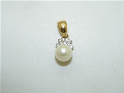 Yellow Gold Cultured Pearl Pendant