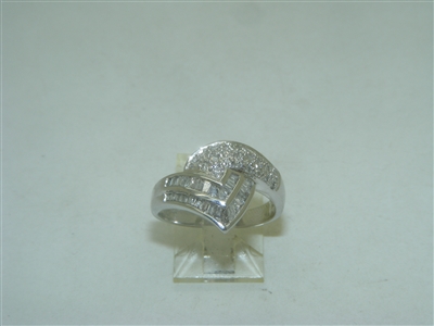 18k White Gold Designed Diamond ring