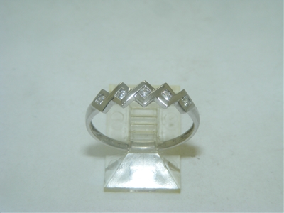 18k White Gold Diamond ring