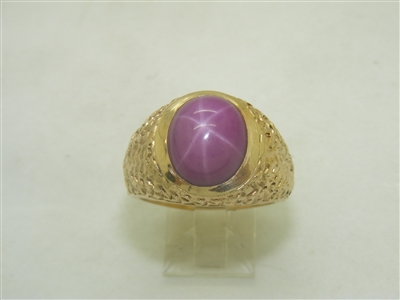 14k Yellow Gold Red linde Star Stone Ring