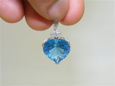 Beautiful Heart Shape Natural Blue Topaz Pendant