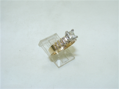 Diamond Engagement Gold Ring