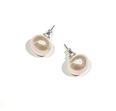 photo of Wendy Mignot Margot Button Pearl Stud Earrings 11-12mm Blush